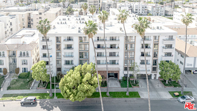 Property photo of 533 S St Andrews PL