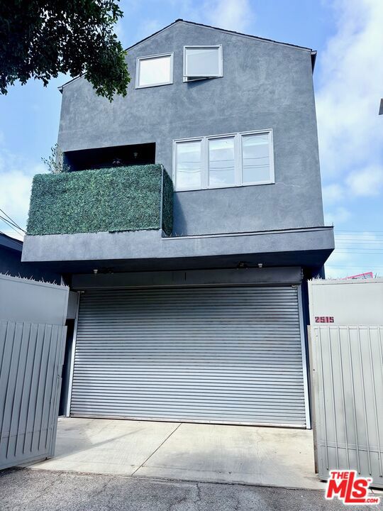 Property photo of 2513 Lincoln BL