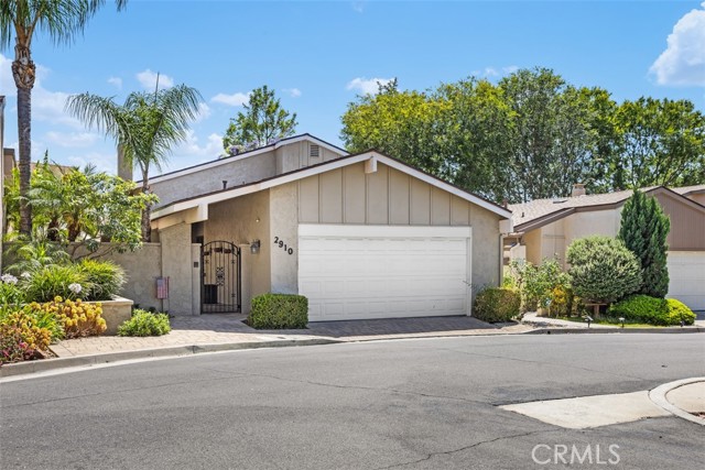 Property photo of 2910 Pinewood CT