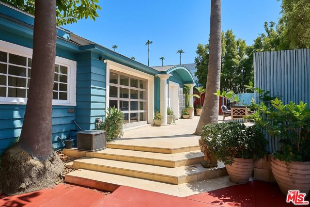 Property photo of 837 Venice BL