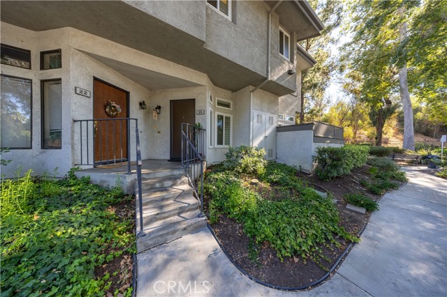 Property photo of 26 Blackbird LN