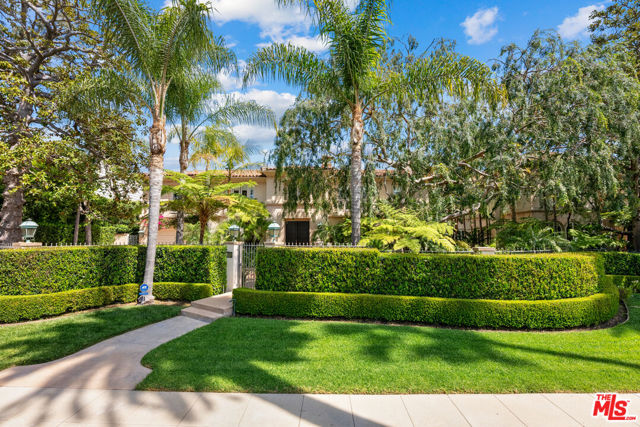 Property photo of 814 N Bedford DR