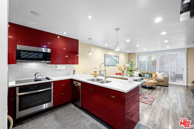 Property photo of 5951 Canterbury DR