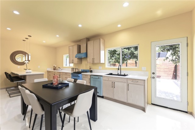 Property photo of 5606 White Oaks AV