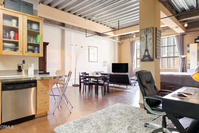 Property photo of 312 W 5th ST