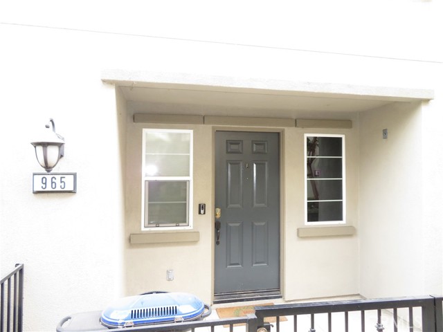 Property photo of 965 Acacia LN