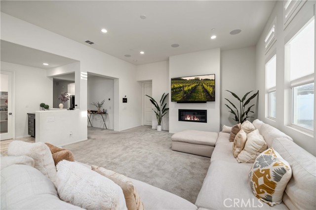Property photo of 39057 Mondell Pine AV