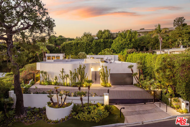 Property photo of 1821 Loma Vista DR