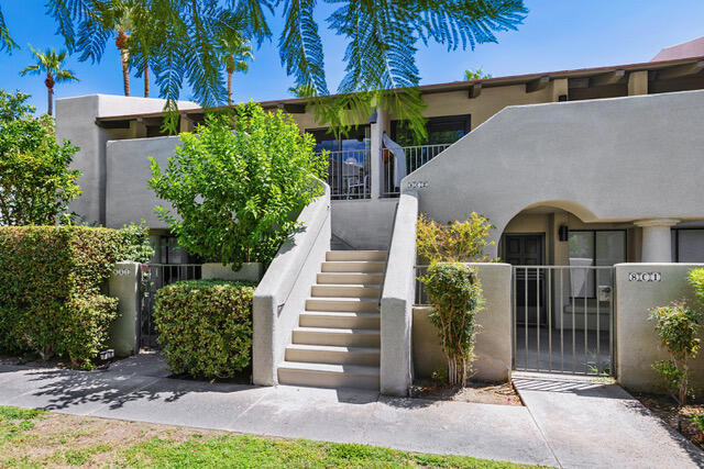 Property photo of 1150 E Amado RD