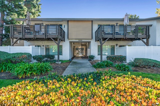 Property photo of 1200 W Lambert RD