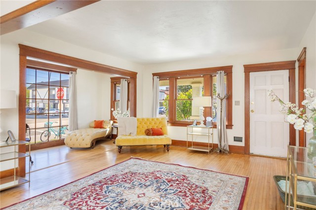 Property photo of 1005 Roswell AV