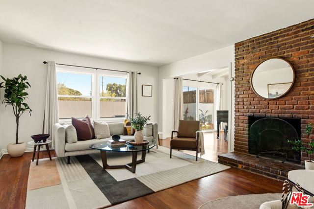 Property photo of 6818 Varna AV