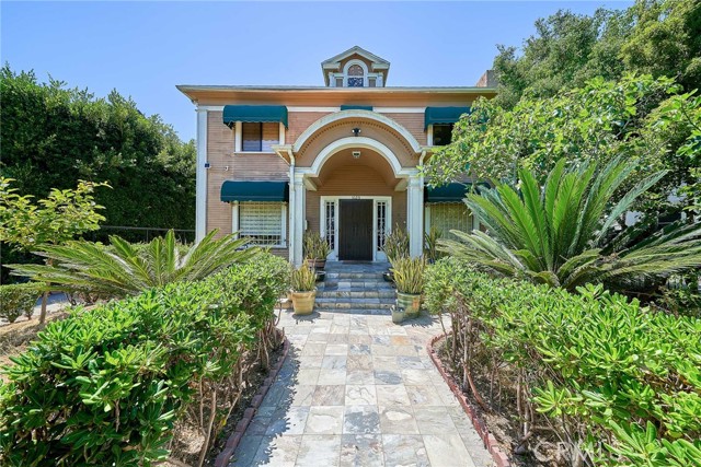 Property photo of 1023 S Wilton PL