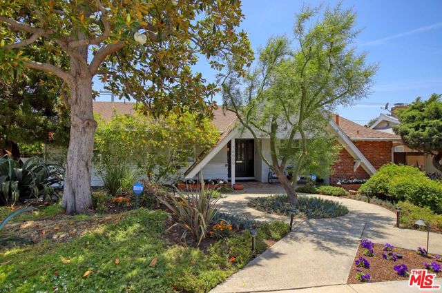 Property photo of 16600 Nordhoff ST
