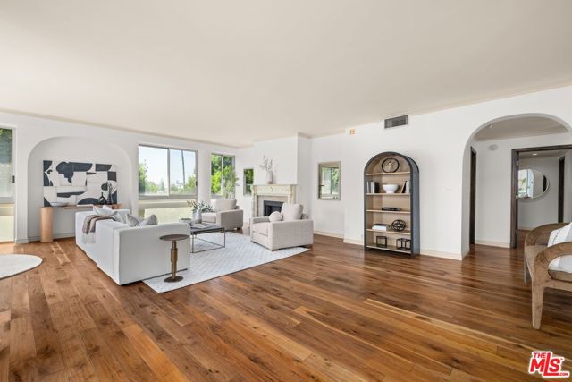 Property photo of 318 N Maple DR