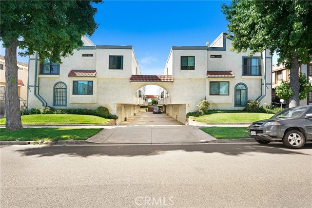 Property photo of 2620 W Grand AV