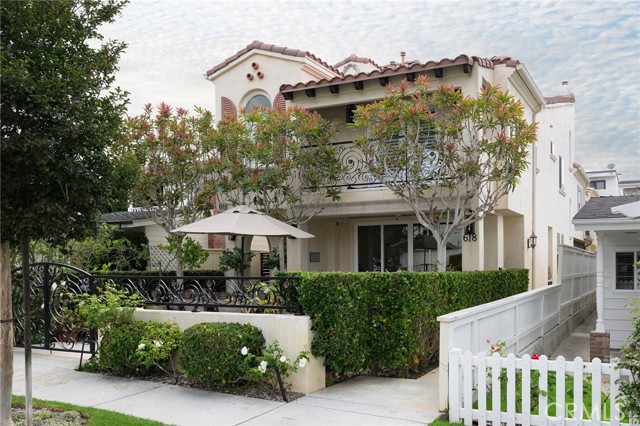 Property photo of 618 Iris AV