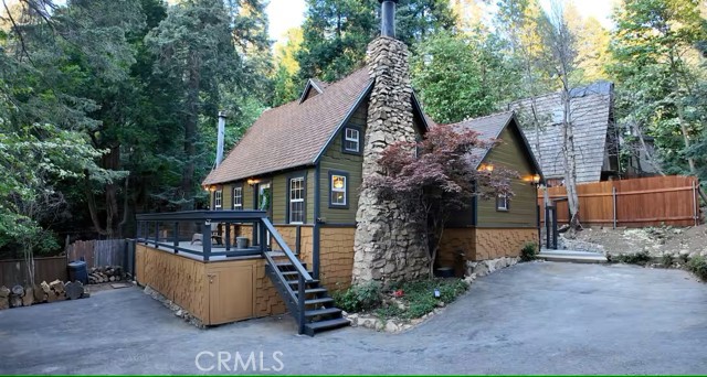Property photo of 810 Lake DR
