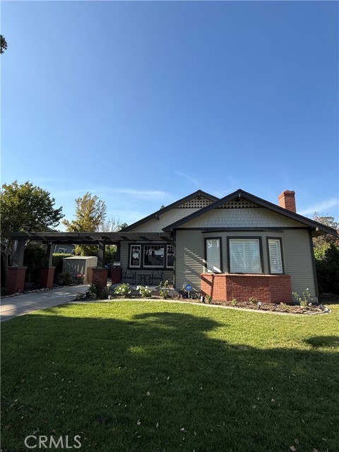 Property photo of 323 E H ST