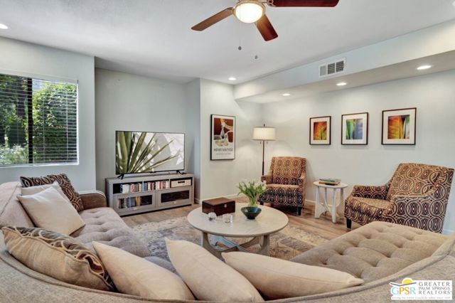 Property photo of 385 E Via Escuela