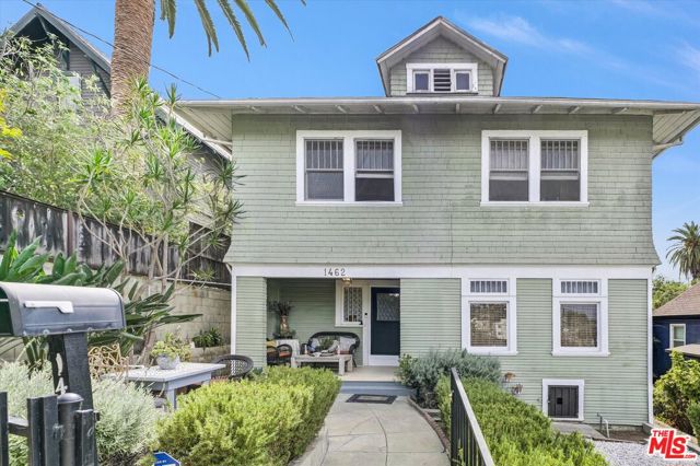 Property photo of 1462 W Sunset BL