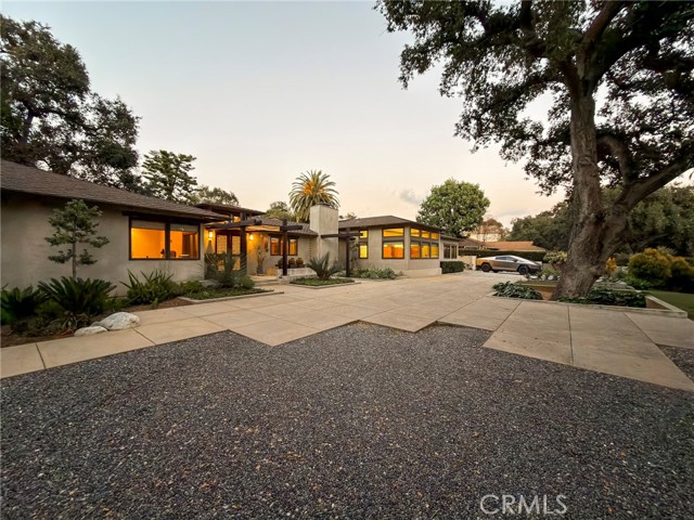 Property photo of 865 W Foothill