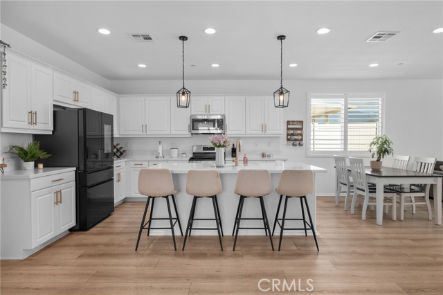 Property photo of 1592 Mercury