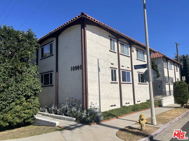 Property photo of 10980 Palms BL