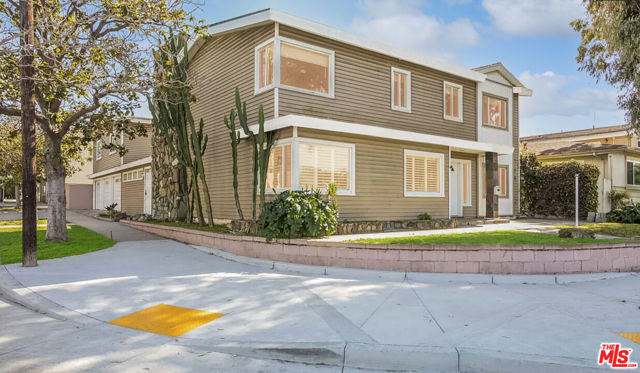 Property photo of 8100 W 83rd ST