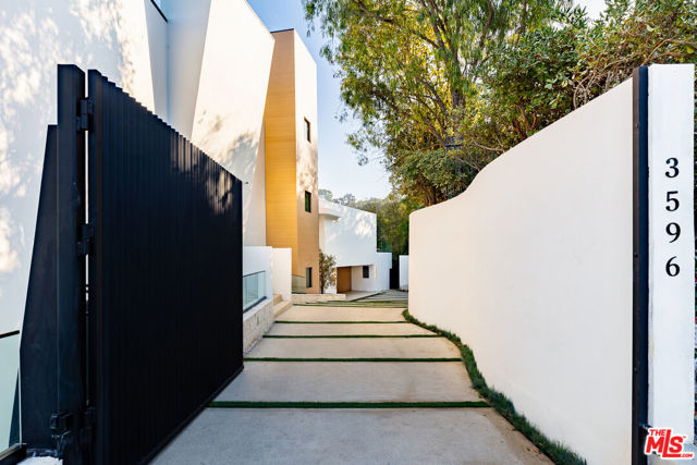 Property photo of 3596 Woodhill Canyon RD