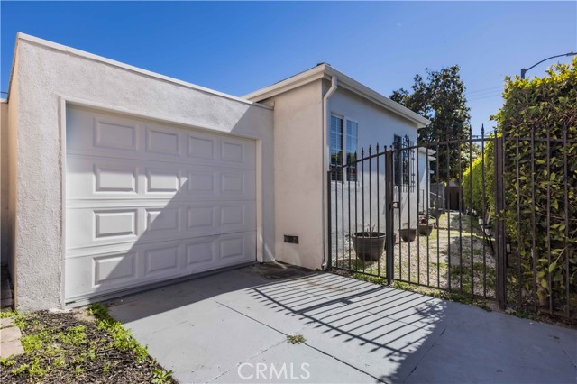 Property photo of 2820 S La Brea AV