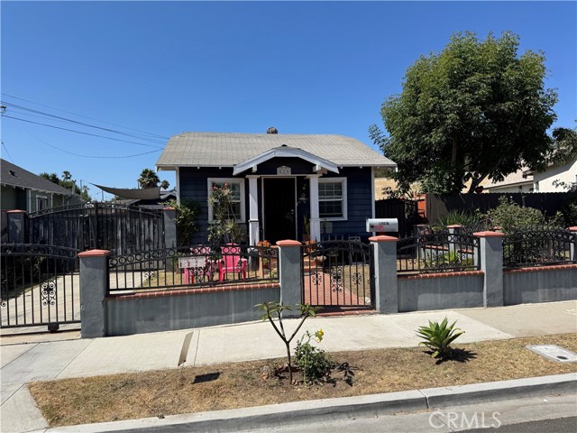 Property photo of 825 E Eagle ST