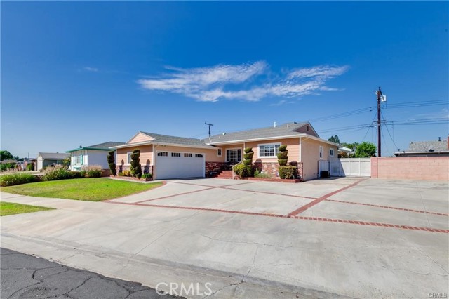 Property photo of 11315 Groveside AV