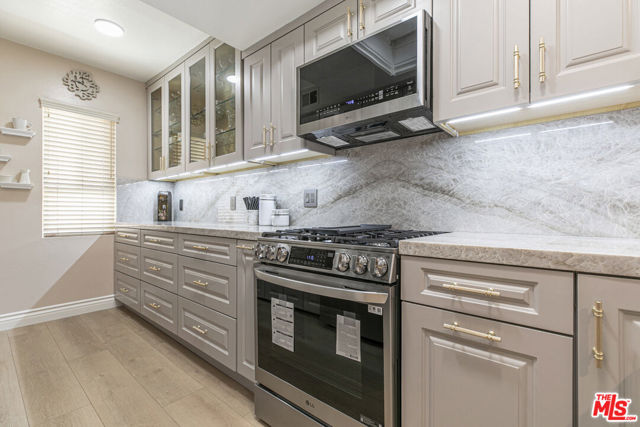 Property photo of 9906 Owensmouth AV