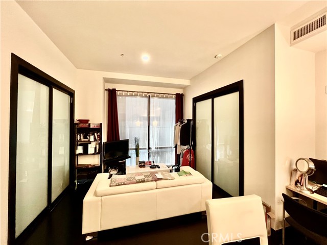 Property photo of 655 S Hope ST