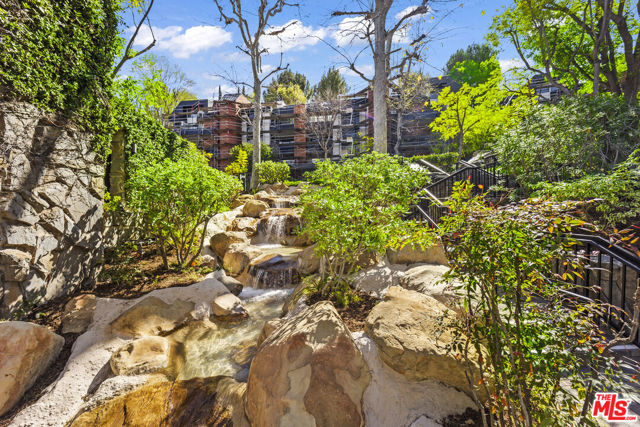 Property photo of 4752 Park Encino LN