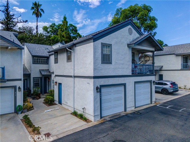 Property photo of 840 W. Country View