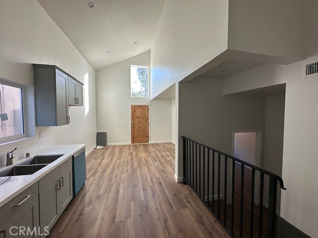 Property photo of 5507 S Manhattan Place