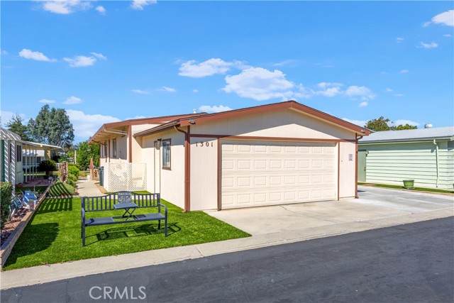Property photo of 1301 Yellowood DR