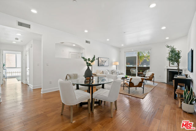 Property photo of 1235 Granville AV