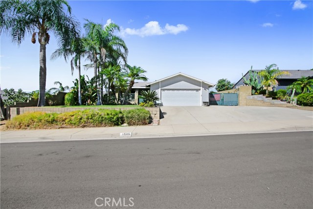 Property photo of 1546 E Redwood AV