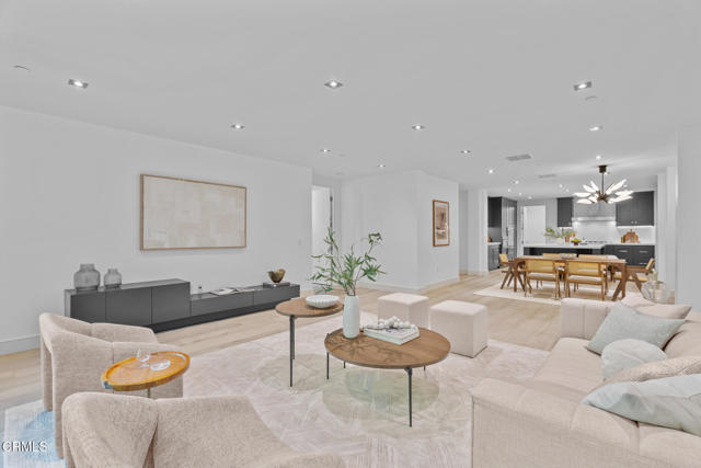 Photo of 432 N Oakhurst Dr