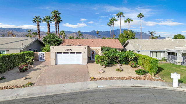 Property photo of 40529 Meadow LN