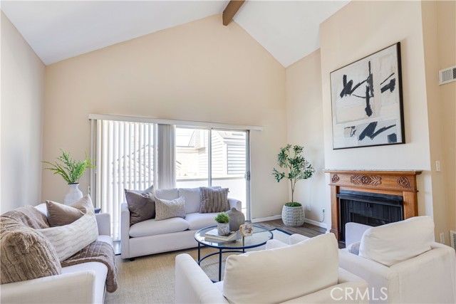 Property photo of 628 Daisy AV