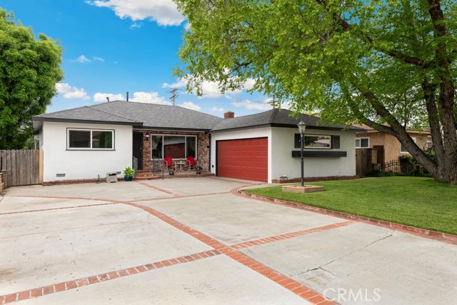 Property photo of 661 W Bonnie Brae CT