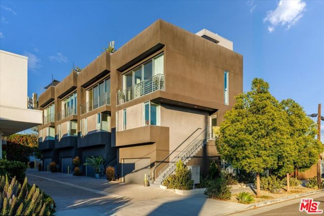 Property photo of 3543 Casitas AV