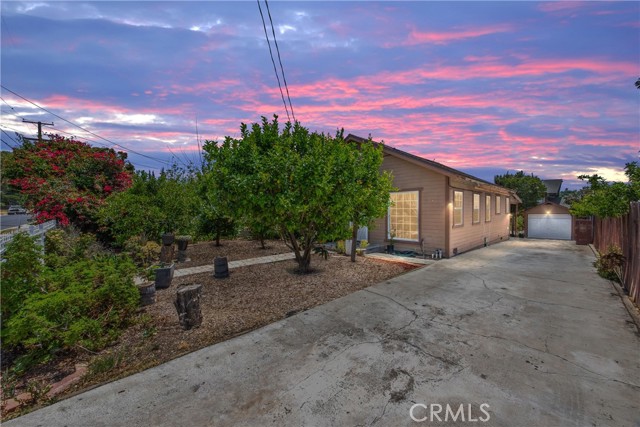 Property photo of 2880 Woodbine ST