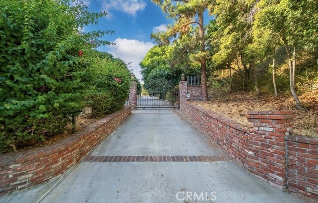 Property photo of 330 N Madison AV