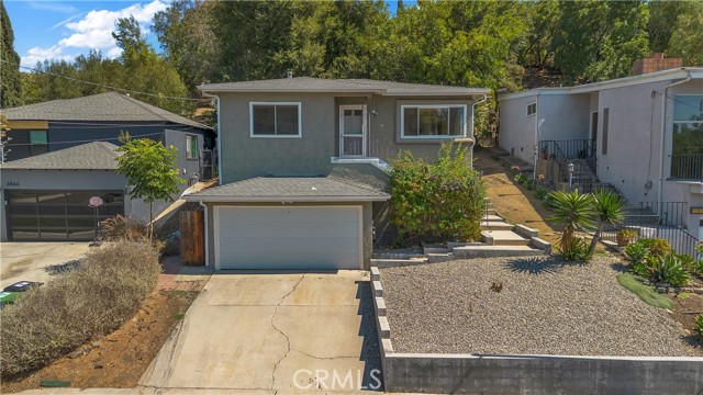 Photo of 3842 Harriman Av