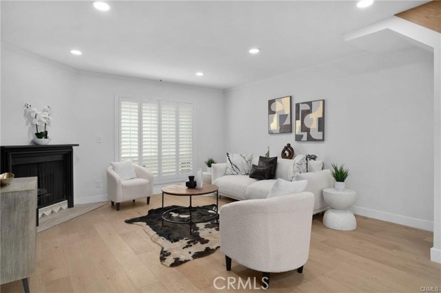 Property photo of 11119 Camarillo St Toluca Lake